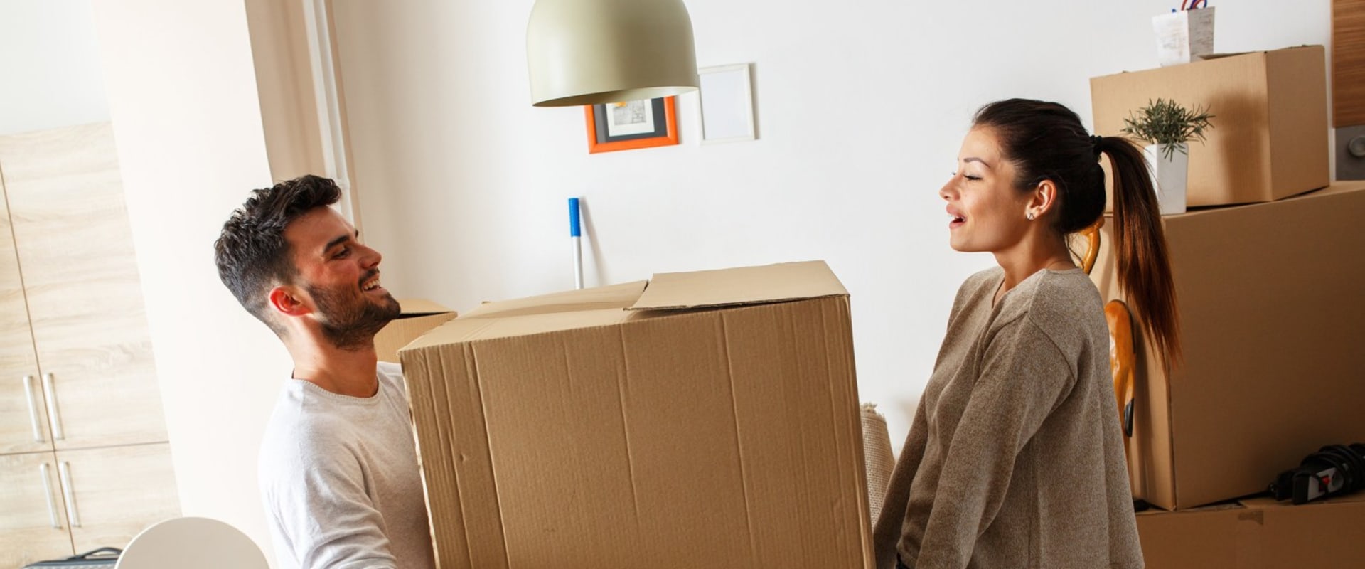 Moving and Storage Service Planning for Households with Larger Assets