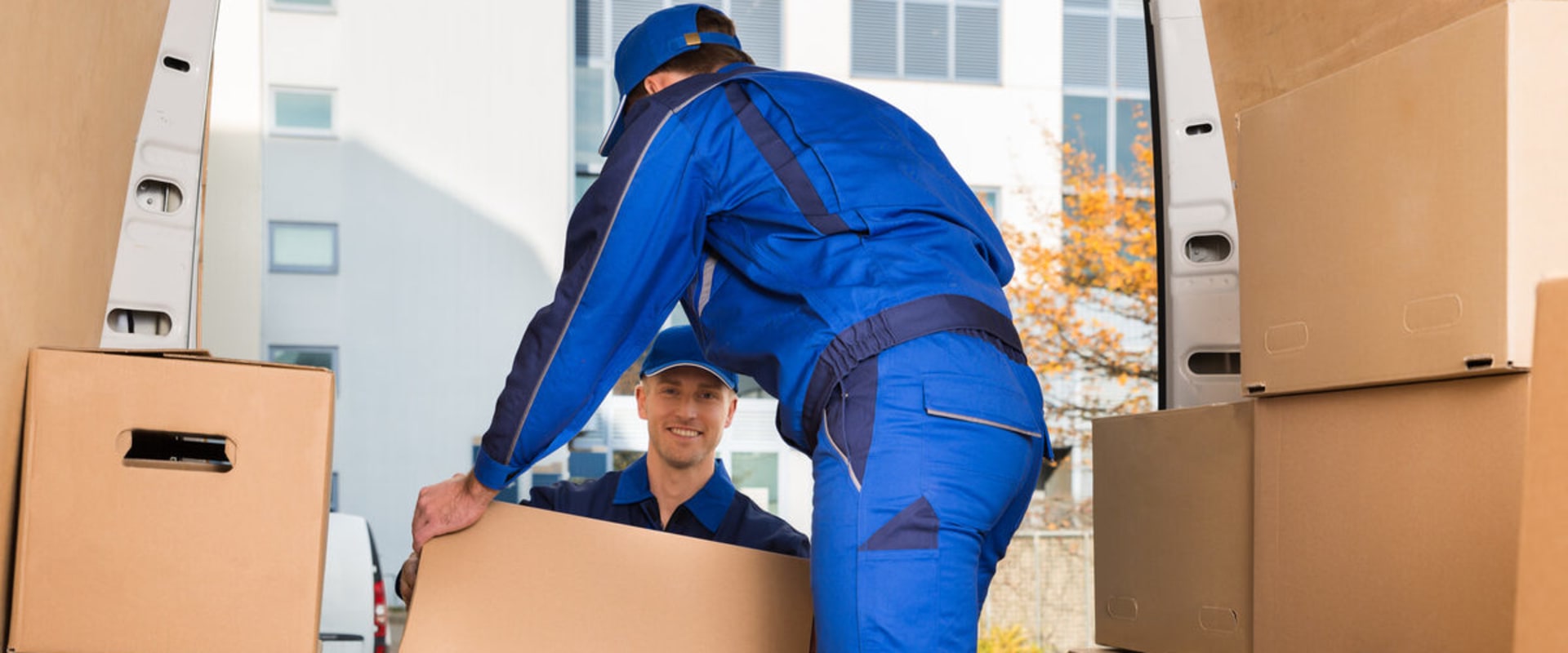 What is the Difference Between a Moving Company and a Storage Company?