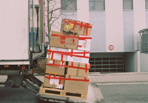 Why Moving And Storage Services Should Invest In Buying Moving Leads